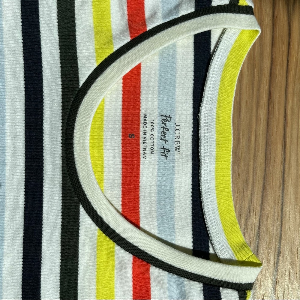 J Crew, New. The Perfect Fit T-Shirt - Picture 2 of 2